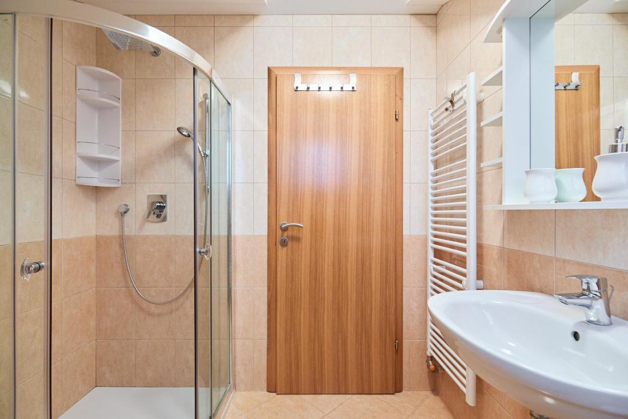 Helton Seaview Apartments Orašac Eksteriør billede